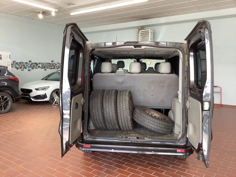 Opel Vivaro 2.0 CDTI Kombi L1H1 2,7t — zdjęcie 10