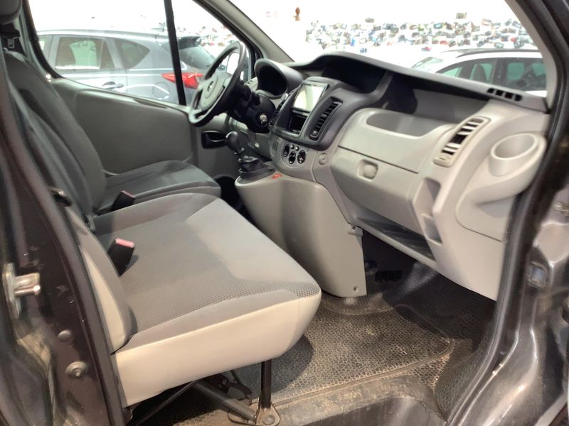Opel Vivaro 2.0 CDTI Kombi L1H1 2,7t — zdjęcie 11