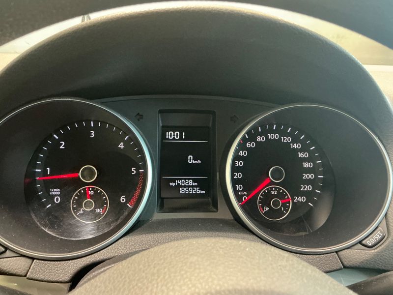 Volkswagen Golf VI 1.6 TDI Trendline 2011 – снимка 4