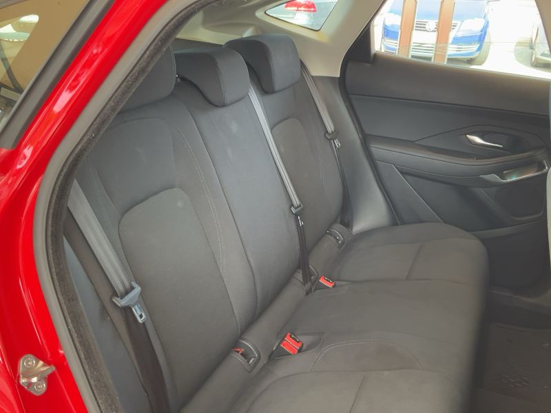 Jaguar E-Pace D150 Basis — zdjęcie 14