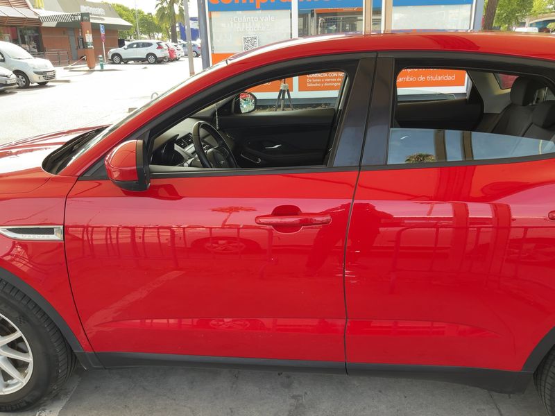 Jaguar E-Pace D150 Basis — zdjęcie 4