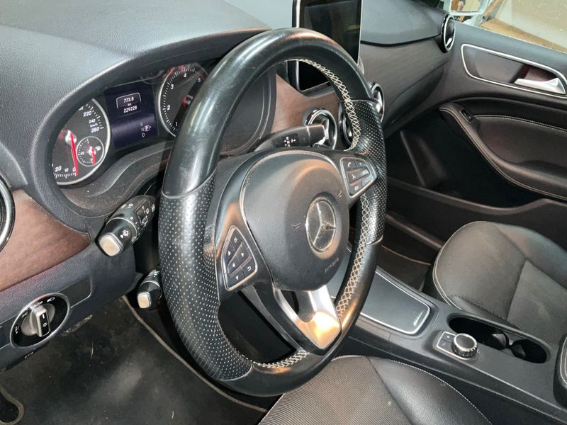 Mercedes-Benz B-Klasse B 200 CDI Urban 2015 – снимка 27