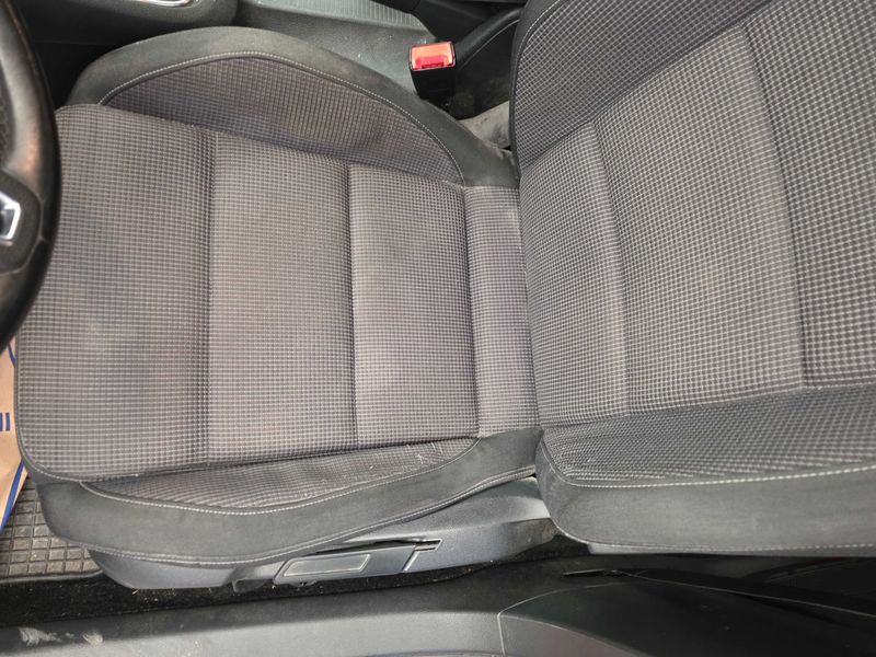 Volkswagen Golf VI 1.6 TDI Confortline 2009 – снимка 28