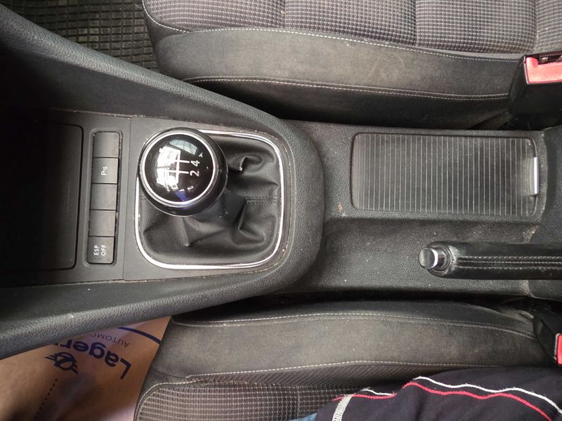 Volkswagen Golf VI 1.6 TDI 2009 – снимка 70