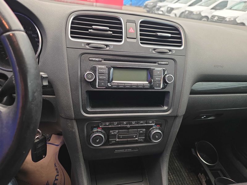 Volkswagen Golf VI 1.6 TDI 2009 – снимка 71