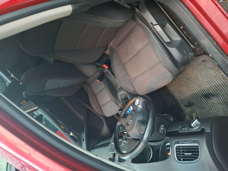 Volkswagen Golf VI 1.6 TDI Confortline 2009 – снимка 18