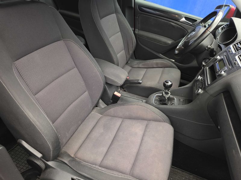 Volkswagen Golf VI 1.6 TDI Confortline 2009 – снимка 10