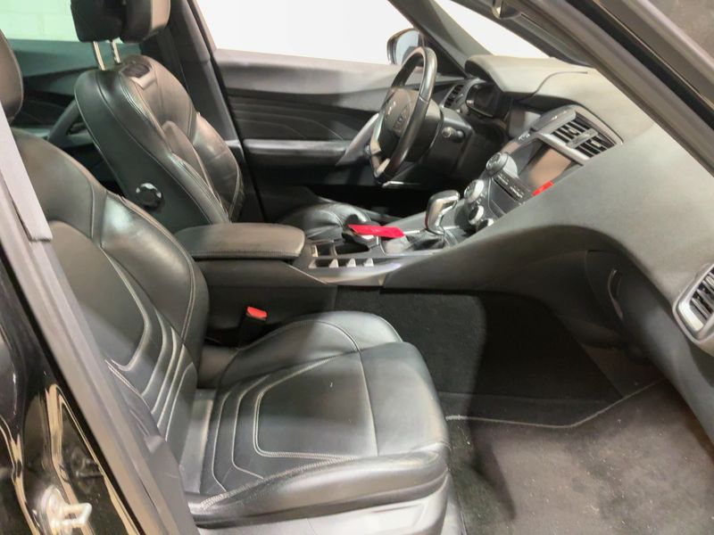 DS Automobiles DS5 2.0 Blue-HDi SportChic — zdjęcie 11