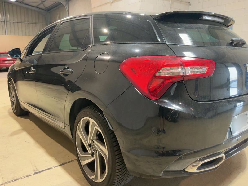 DS Automobiles DS5 2.0 Blue-HDi SportChic — zdjęcie 3