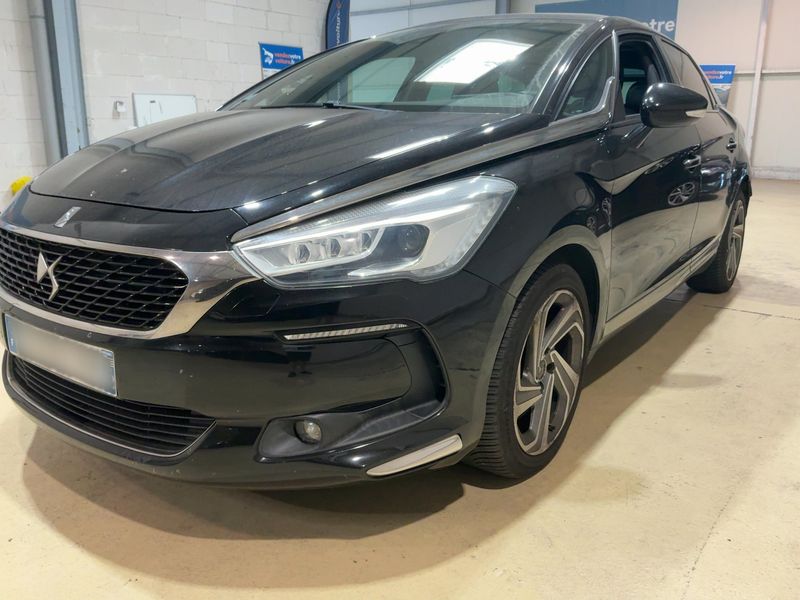 DS Automobiles DS5 2.0 Blue-HDi SportChic — zdjęcie 2