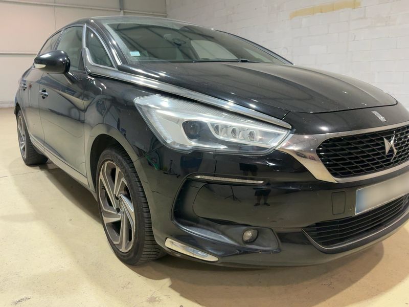 DS Automobiles DS5 2.0 Blue-HDi SportChic — zdjęcie 8