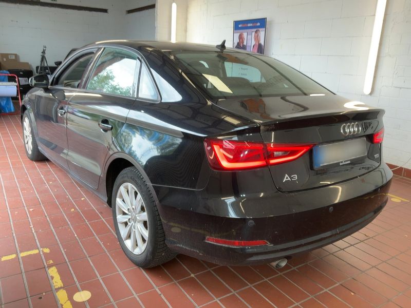 Audi A3 Limousine 1.6 TDI Attraction — zdjęcie 3