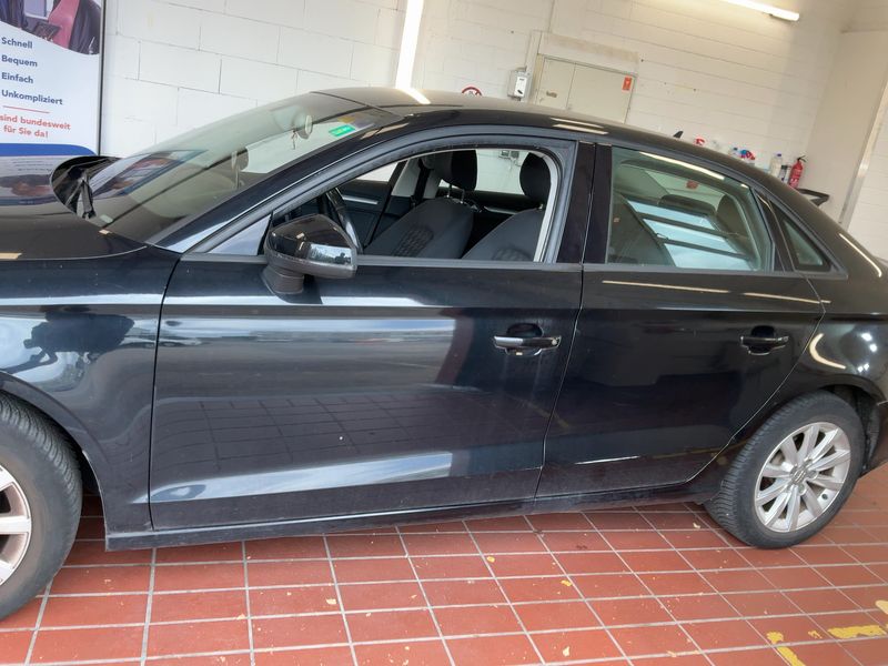 Audi A3 Limousine 1.6 TDI Attraction — zdjęcie 4