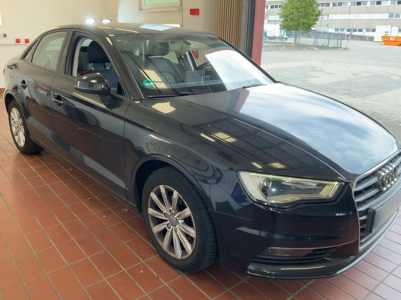 Audi A3 Limousine 1.6 TDI Attraction — zdjęcie 8