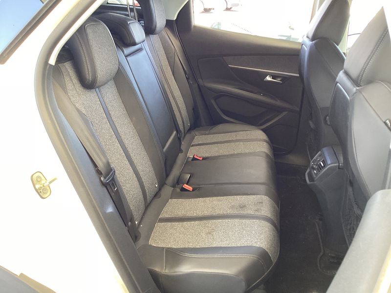 Peugeot 3008 1.6 Blue-HDi Allure 2017 – снимка 19