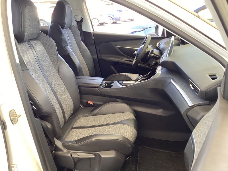 Peugeot 3008 1.6 Blue-HDi Allure 2017 – снимка 16