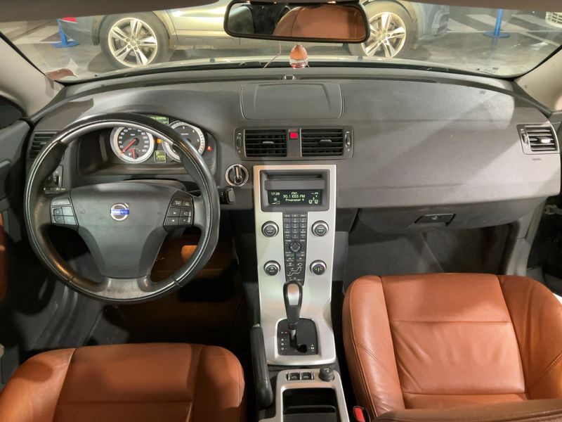 Volvo C70 2.0 D3 Summum — zdjęcie 12