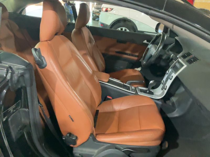 Volvo C70 2.0 D3 Summum — zdjęcie 11