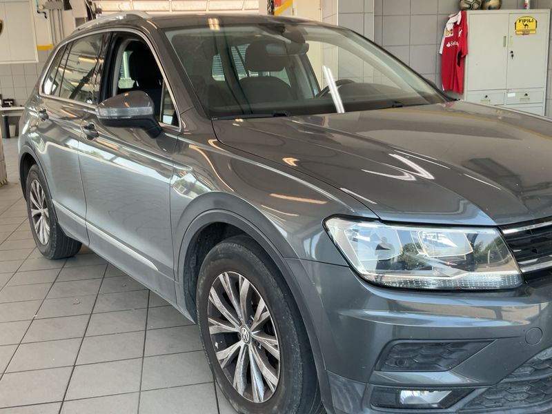 Volkswagen Tiguan 1.6 TDI Business BlueMotion Tech 2017 – снимка 12