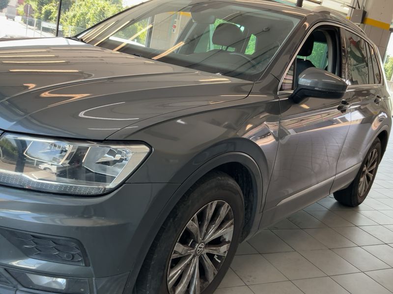 Volkswagen Tiguan 1.6 TDI Business BlueMotion Tech 2017 – снимка 2