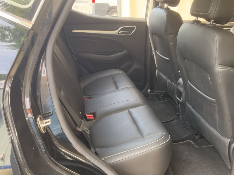 MG ZS electric drive 105 kW Luxury — zdjęcie 14