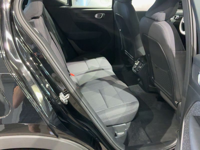 Volvo XC40 1.5 T2 Momentum Pro 2WD — zdjęcie 14