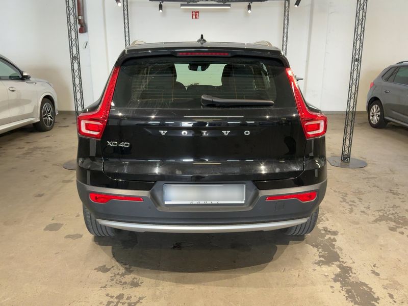 Volvo XC40 1.5 T2 Momentum Pro 2WD — zdjęcie 5