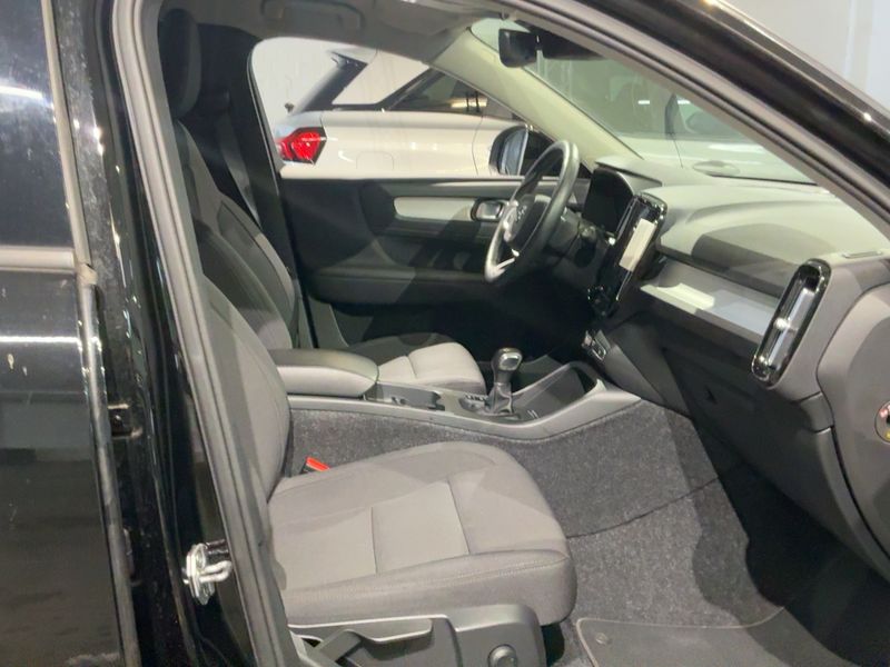 Volvo XC40 1.5 T2 Momentum Pro 2WD — zdjęcie 11