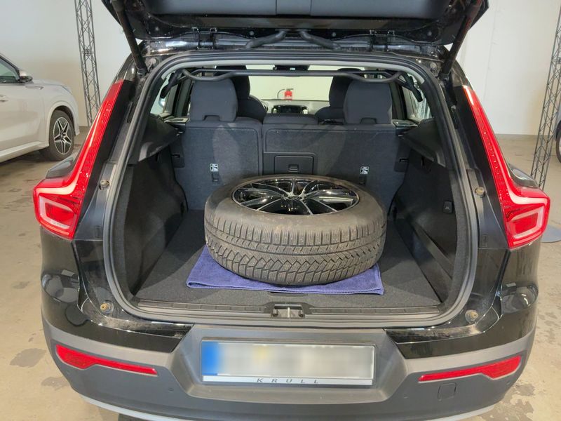 Volvo XC40 1.5 T2 Momentum Pro 2WD — zdjęcie 10