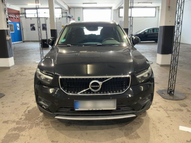 Volvo XC40 1.5 T2 Momentum Pro 2WD — zdjęcie 9