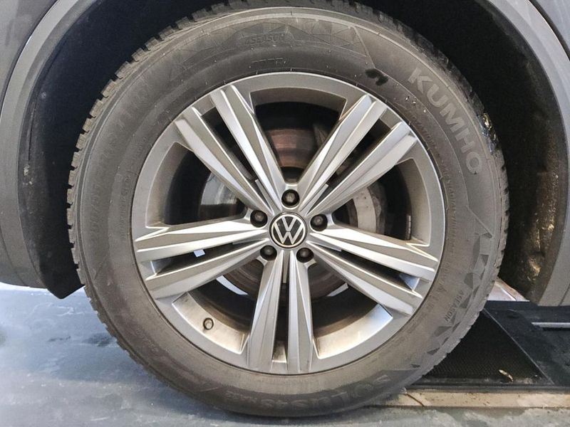 Volkswagen Touareg 3.0 V6 TDI R-Line 4Motion — zdjęcie 24