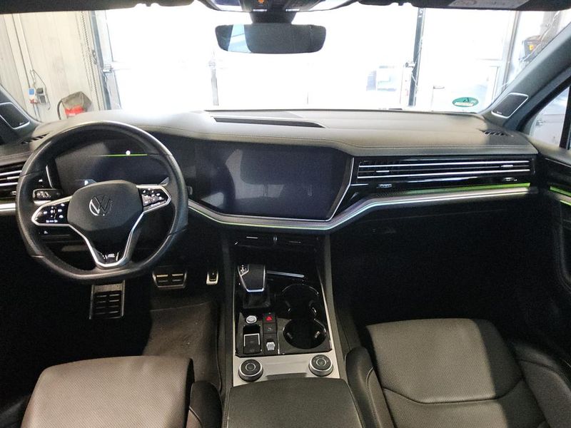 Volkswagen Touareg 3.0 V6 TDI R-Line 4Motion — zdjęcie 21
