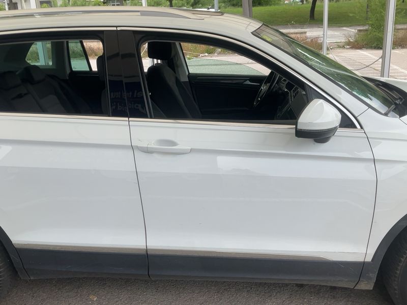 Volkswagen Tiguan 2.0 TSI Sport 4Motion BlueMotion Tech 2016 – снимка 10