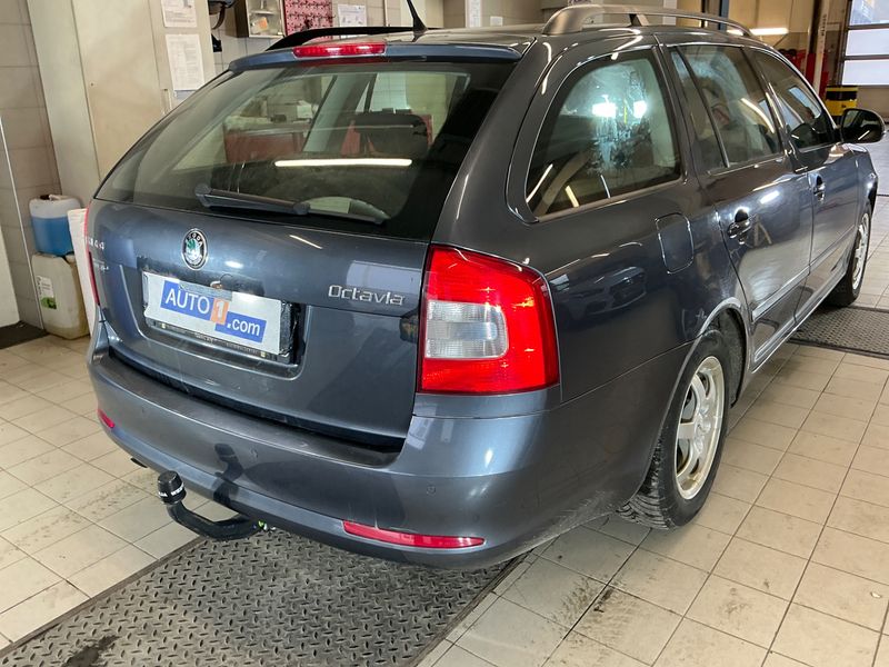 Skoda Octavia 1.6 TDI Ambition 4x4 2011 – снимка 2