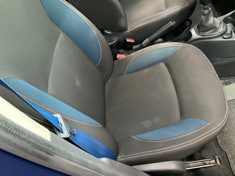 Dacia Duster 1.5 dCi Celebration 4x2 2015 – снимка 23