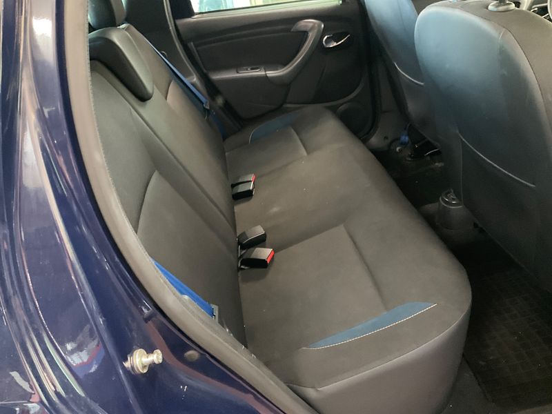 Dacia Duster 1.5 dCi Celebration 4x2 2015 – снимка 27