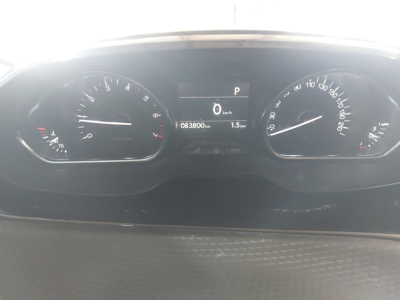 Peugeot 2008 1.2 PureTech Allure — zdjęcie 12