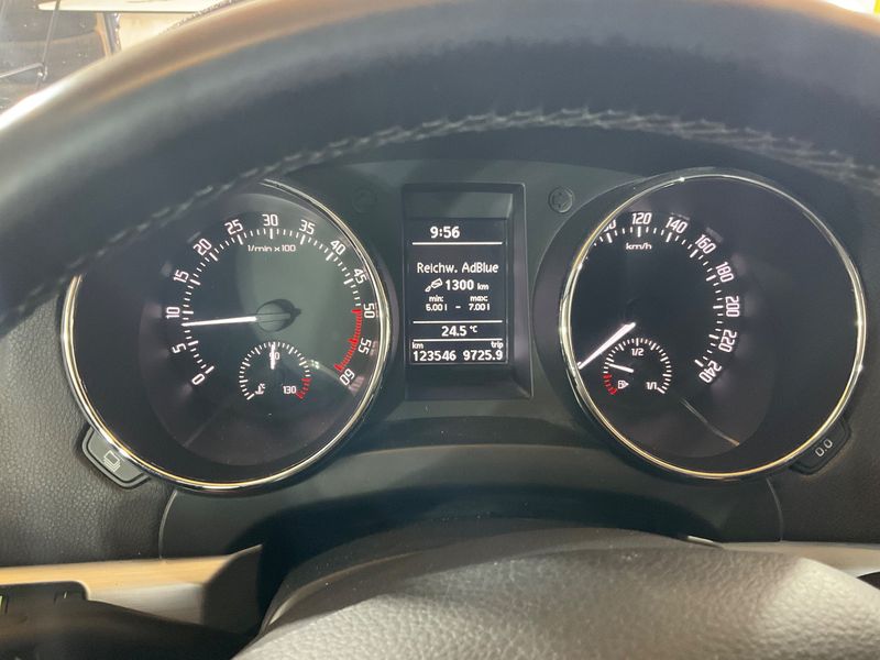 Skoda Yeti 2.0 TDI Ambition Outdoor 4x4 — zdjęcie 13
