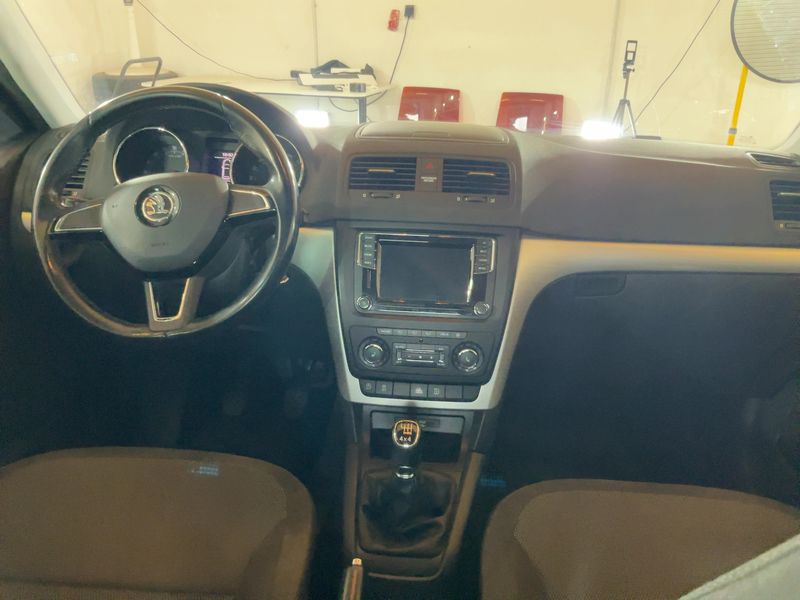 Skoda Yeti 2.0 TDI Ambition Outdoor 4x4 — zdjęcie 12