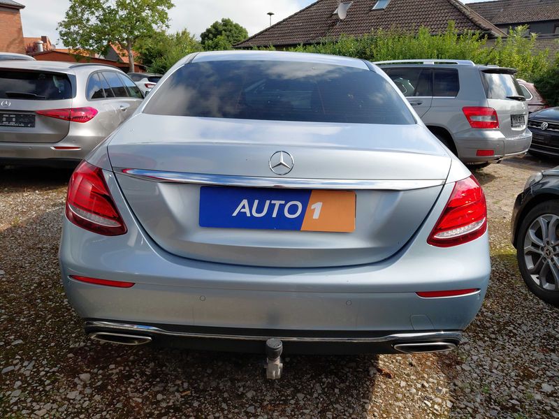 Mercedes-Benz E-Klasse E 200 Avantgarde — zdjęcie 4