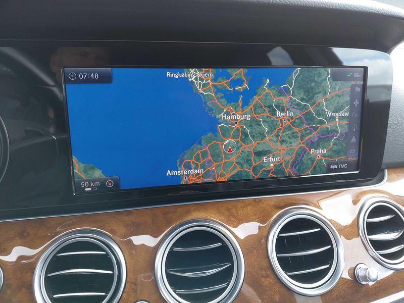 Mercedes-Benz E-Klasse E 200 Avantgarde — zdjęcie 13