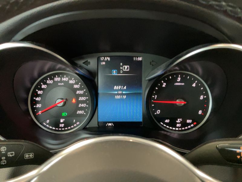Mercedes-Benz GLC-Klasse GLC 220 d 4Matic — zdjęcie 13