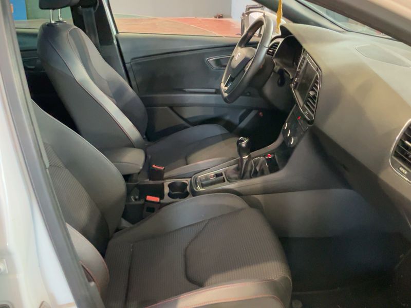 Seat Leon 1.6 TDI FR 2019 – снимка 16
