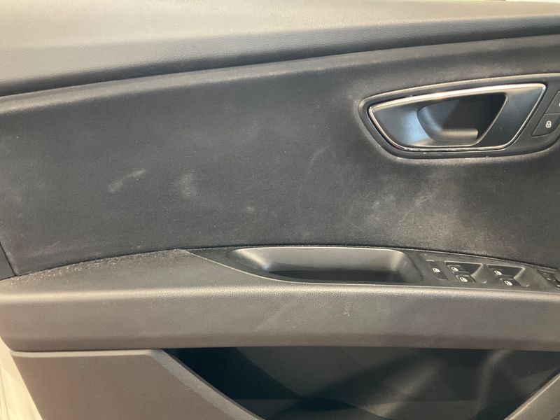 Seat Leon 1.6 TDI FR 2019 – снимка 21