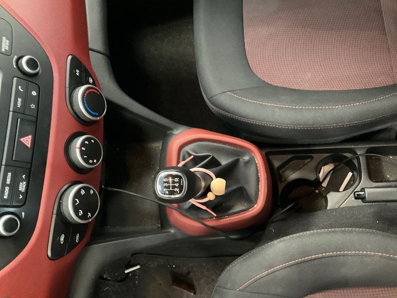 Hyundai i10 1.0 Tech 2019 – снимка 31