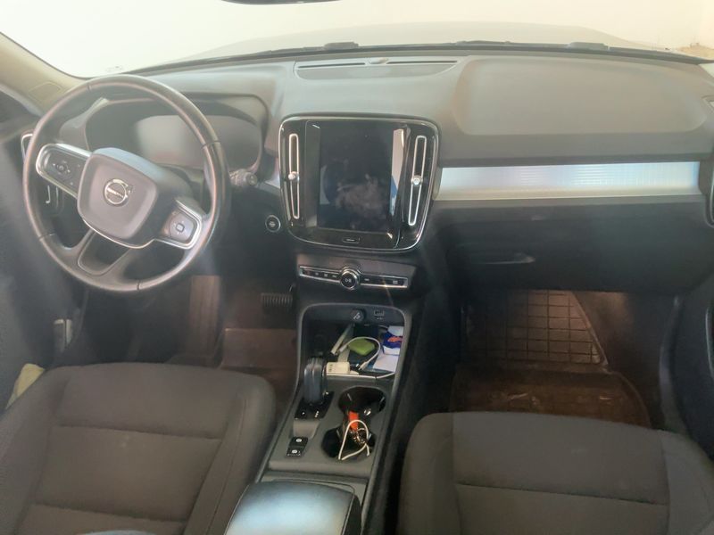 Volvo XC40 2.0 D3 Momentum Pro AWD — zdjęcie 12
