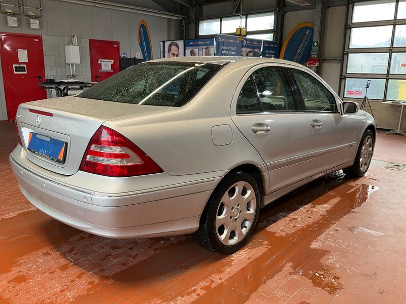 Mercedes-Benz C-Klasse C 180 Kompressor Elegance — zdjęcie 2