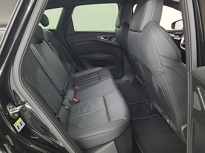 Audi Q4 40 e-tron — zdjęcie 8
