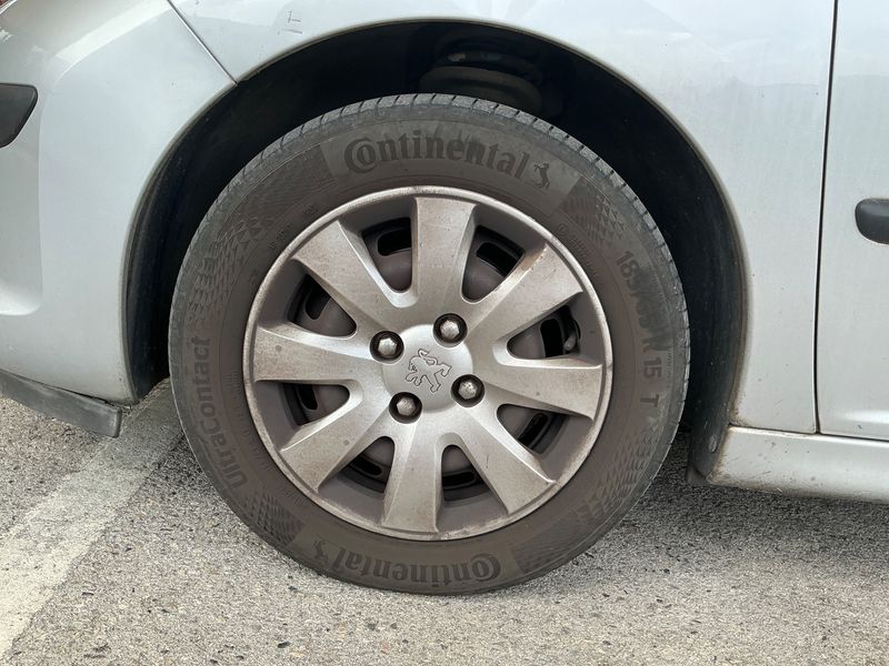 Peugeot 207 1.6 HDi Confort 2008 – снимка 3