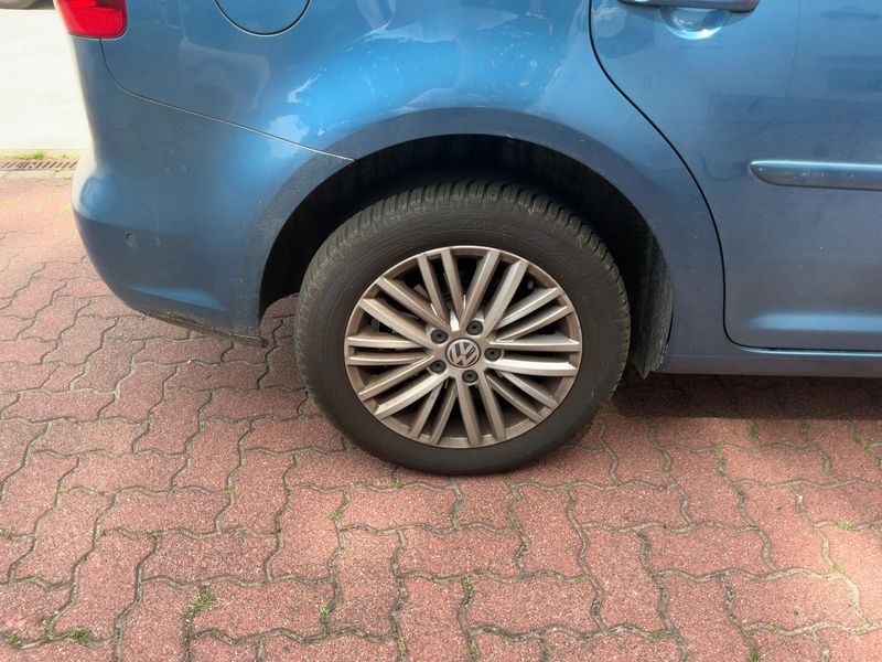 Volkswagen Touran 1.6 TDI Cup BlueMotion Tech 2014 – снимка 9